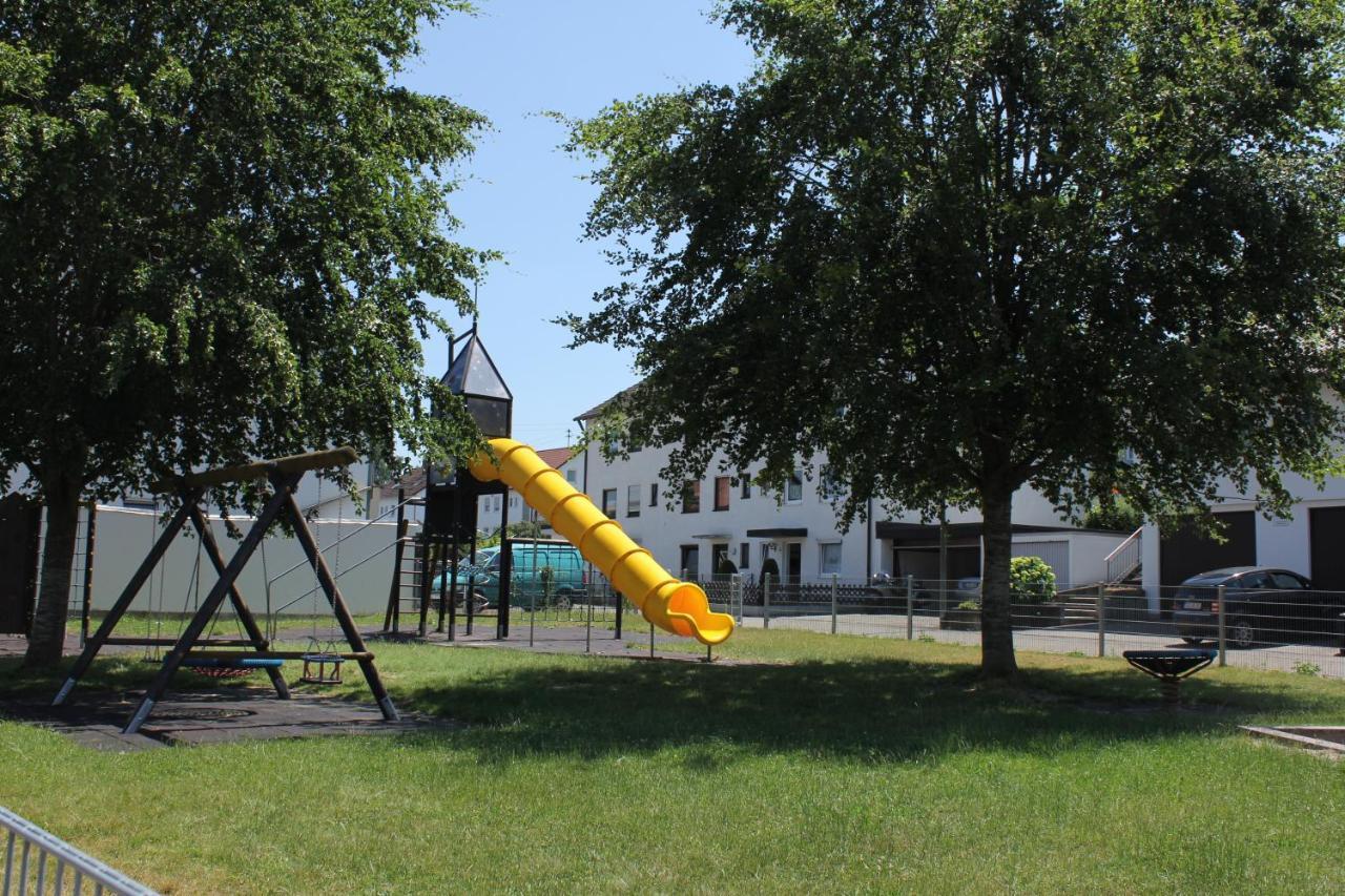 Gemuetliches & Schoenes Apartment Ichenhausen Kültér fotó
